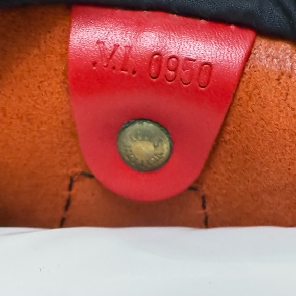 LOUIS VUITTON M42997 LV Speedy 35 Travel Bag Epi Red Leather Gold Hardware - Picture 14 of 16